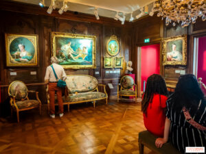Salon du musée Cognacq-Jay dans l'hôtel Donon, à Paris