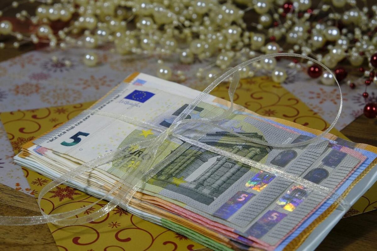 COMBIEN DE BILLETS DANS UNE LIASSE DE BILLET DE BANQUE ?