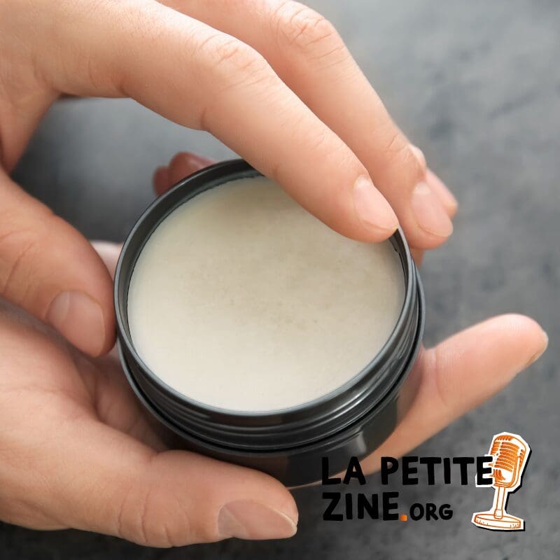 Appliquer de la cire sur ses cheveux : mode d’emploi