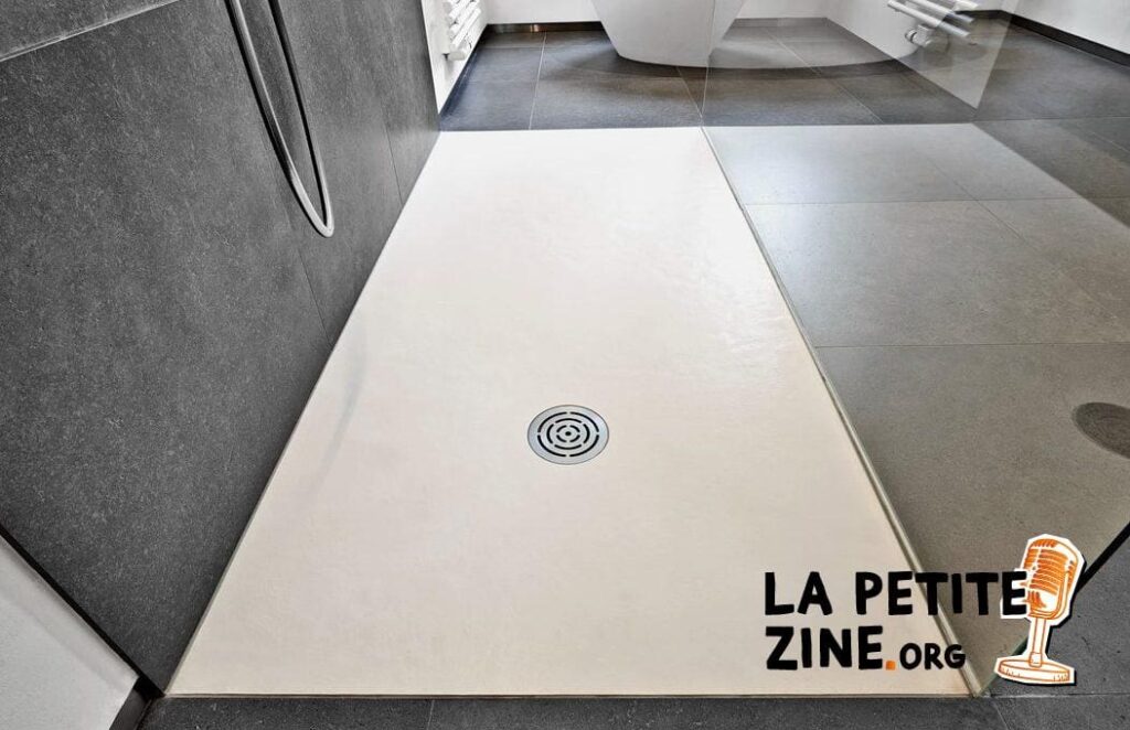 Comment déboucher efficacement une douche ?