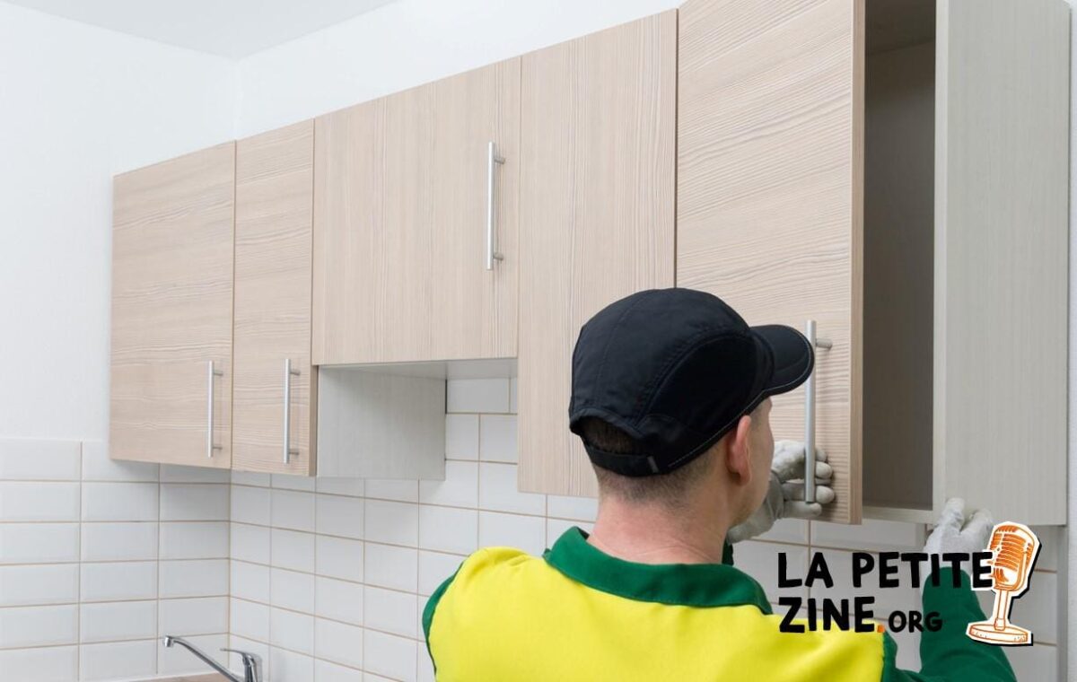 Comment fixer un meuble haut de cuisine ?
