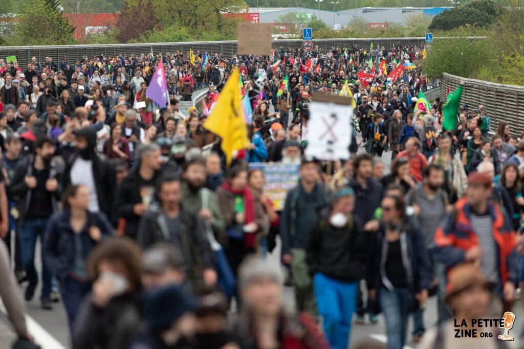 Manifestation sur l&rsquo;autoroute Castres-Toulouse : Analyse des répercussions économiques et solutions pour les entreprises locales