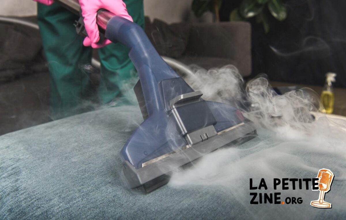 Comment nettoyer un canapé en tissu avec un nettoyeur vapeur ?