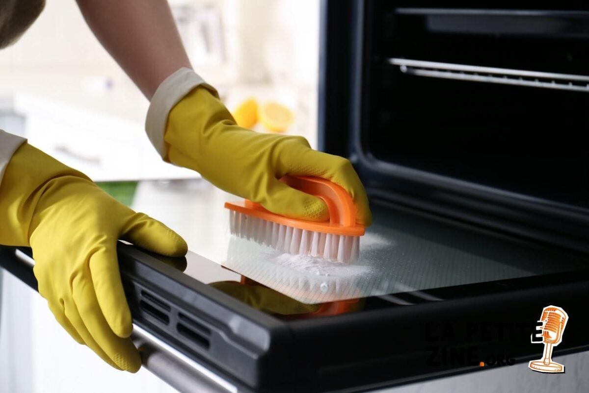 Comment nettoyer un four à catalyse ?