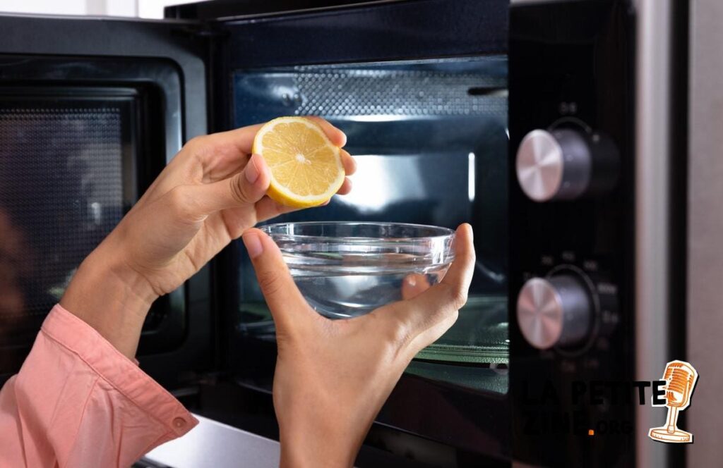 Comment nettoyer un four micro-onde avec du citron ?