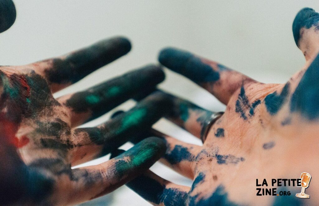 Qu&rsquo;est-ce que la peinture iridescente et comment l&rsquo;utiliser pour des créations éblouissantes ?