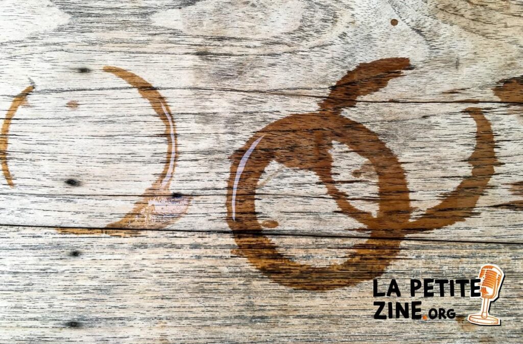 4 astuces pour enlever les taches d’eau sur du bois